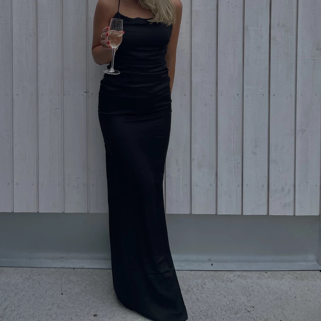 Svart långklänning