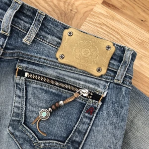 REPLAY jeans - Jeans från REPLAY low waist