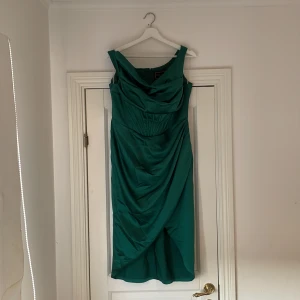 Silkes bal klänning - Perfekt för middag,bal,bröllop och festliga tillfällen 