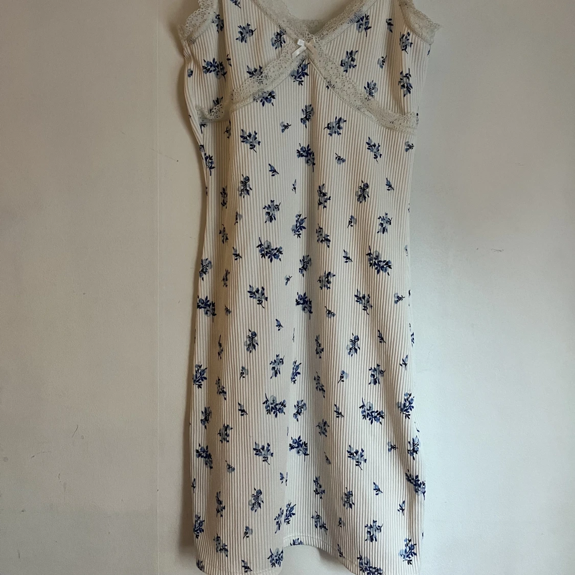 Blommig klänning - 90