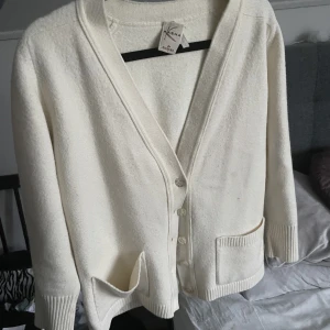 Super fin Kashmir kofta💙 - Säljer nu min super fina Kashmir kofta, perfekt till sommaren❤️den har även trekvarts armar, skriv vid frågor!