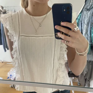 Zadig Voltaire blis - Fin somrig blus från Zadig Voltaire❤️ Står tyvärr inte storlek men den hade passat XS och mindre eller S med smala axlar. Nypris runt 900kr