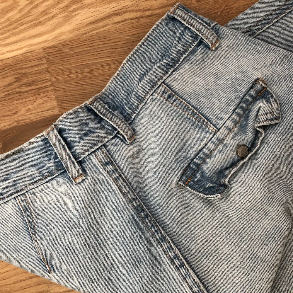 Snygga jeans i storlek 32 från Pull&bear. Jeans & Byxor.