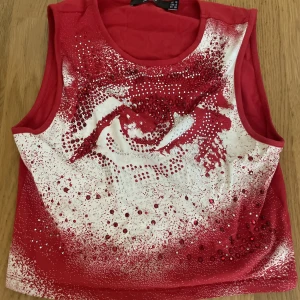 Jaded London linne - Snygg topp med tryck som nästan är helt oanvänd. <3