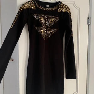 Klänning - Klänning från bikbok i storlek M