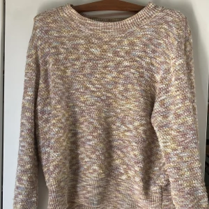 Stickad tröja 🧶 - Stickad tröja ifrån KappAhl | God skick | storlek M