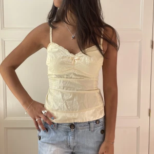 Sååå fin gul topp 🙏🏻❤️ - Superfin gul topp, storlek S🥰 Fint skick