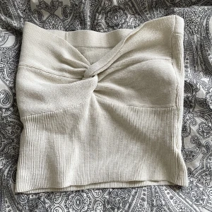 tubtopp - tubtopp köpt secondhand, står ingen storlek men sitter som en S