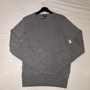 UNIQLO sweater  - Pris: 250kr Storlek: M Skick: 10/10