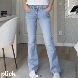Ljusblå jeans - Lågmidjade jeans från Ginayoung 🌷bra skick (andra är lånad bild)