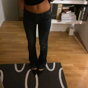 Lågmidjade jeans  - Så snygga och stilrena bootcut jeans som tyvärr inte längre kommer till andvänding