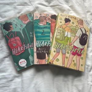 Heartstopper böcker - Säljer dessa 3 Heartstopper böcker som är i hyfsat bra skick! 90kr /st eller 250kr för alla tre🥰
