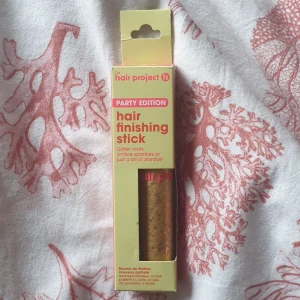 Hair finishing stick  - Hair finishing stick party edition. Guldigt glitter hår stick 