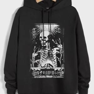 Shein hoodie - En cool dödskalle hoodie från Shein som jag säljer för att den inte används. Lite tunt material men den är cool. Köpte för 179kr