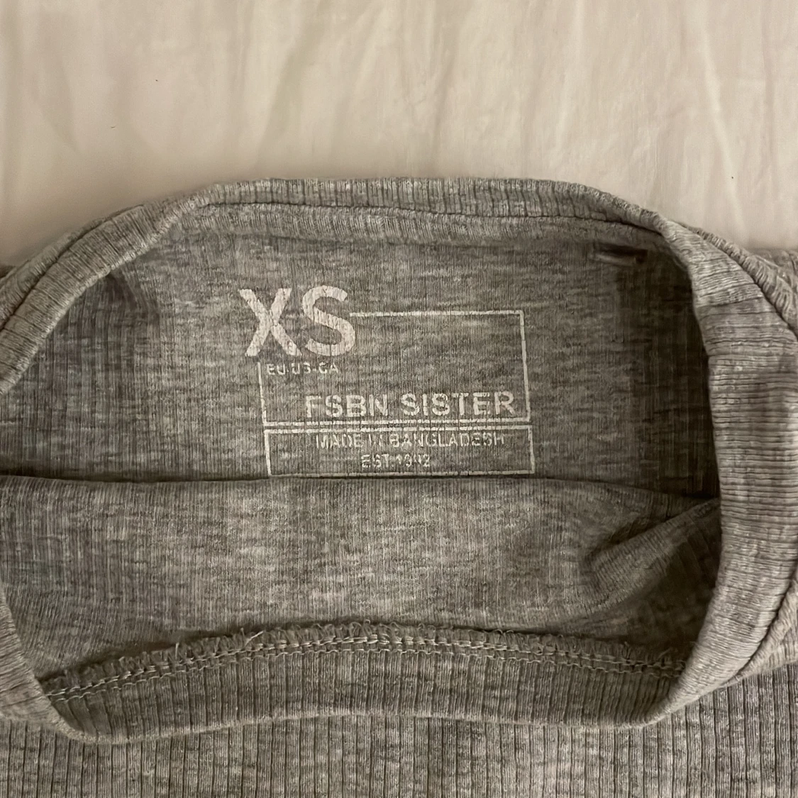 Kroppad grå topp - 90