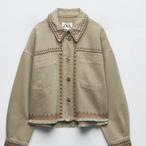 zara jacka - säljer min jacka ifrån zara, pris kan diskuteras 