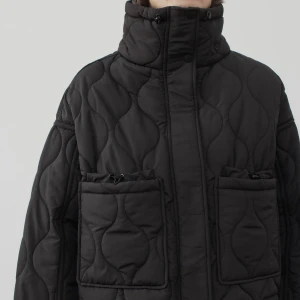 zara jacka - säljer denna sjukt snygga dunjackan❣️❣️❣️köpt på zara för några månader sedan men knappast använd!