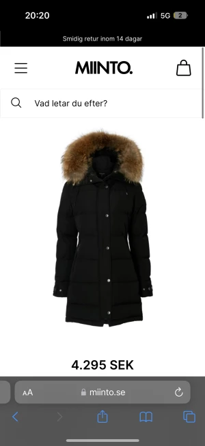 Hollies Jacka - Äkta päls  - Perfekt tillskott till din vintergarderob. Tillverkad i äkta päls av hög kvalitet är den både varm och stilfull. Jackan är i storlek 38 och har inga skador, vilket gör den i utmärkt skick. Original pris - 4500kr-5000kr 