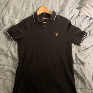 Pique tröja  - Fin pique tröja som jag inte har använt så mycket.