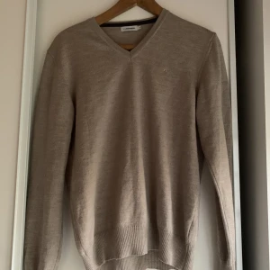 J.Lindeberg Merino Ull - J.Lindeberg tröja i merino ull. Storlek M men passar även S.