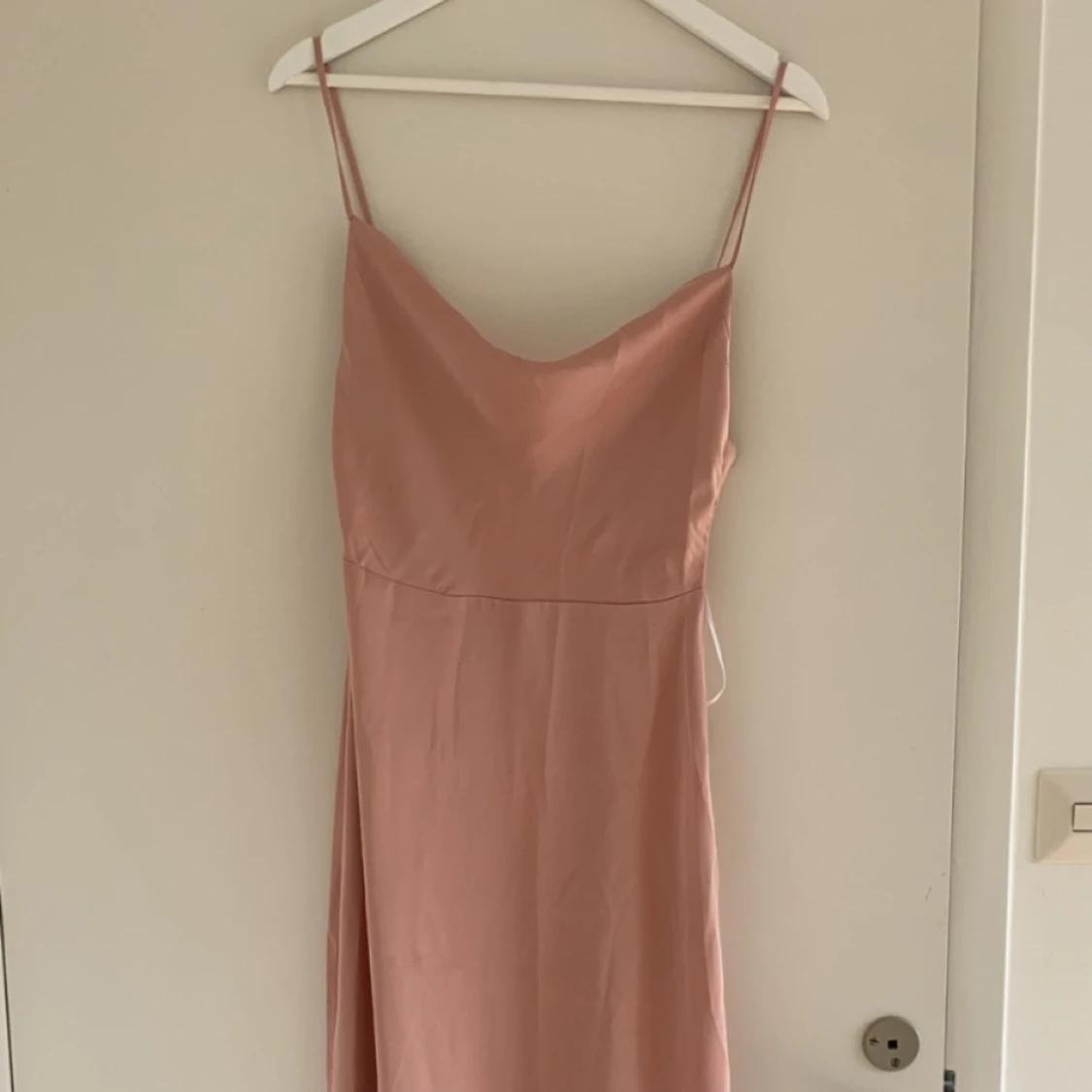 Rosa sidenklänning 