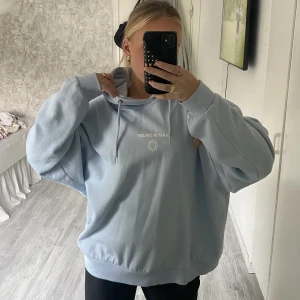 Oversized hoodie - Ljusblå oversized hoodie, jätte mysig, stor luva💗