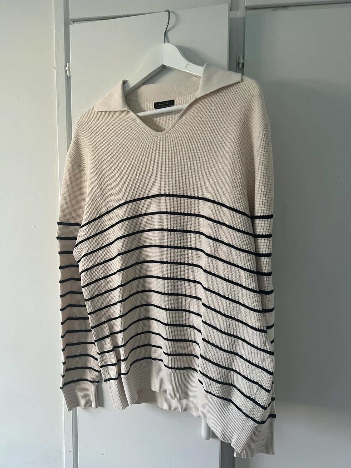 Långärmad tröja med krage