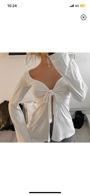 Maddy blouse - Lägger upp igen pga oseriös köpare. Säljer denna populära topp från Design by si som tyvärr inte har kommit till användning. Det är i perfekt skick, har bara använts en gång. 