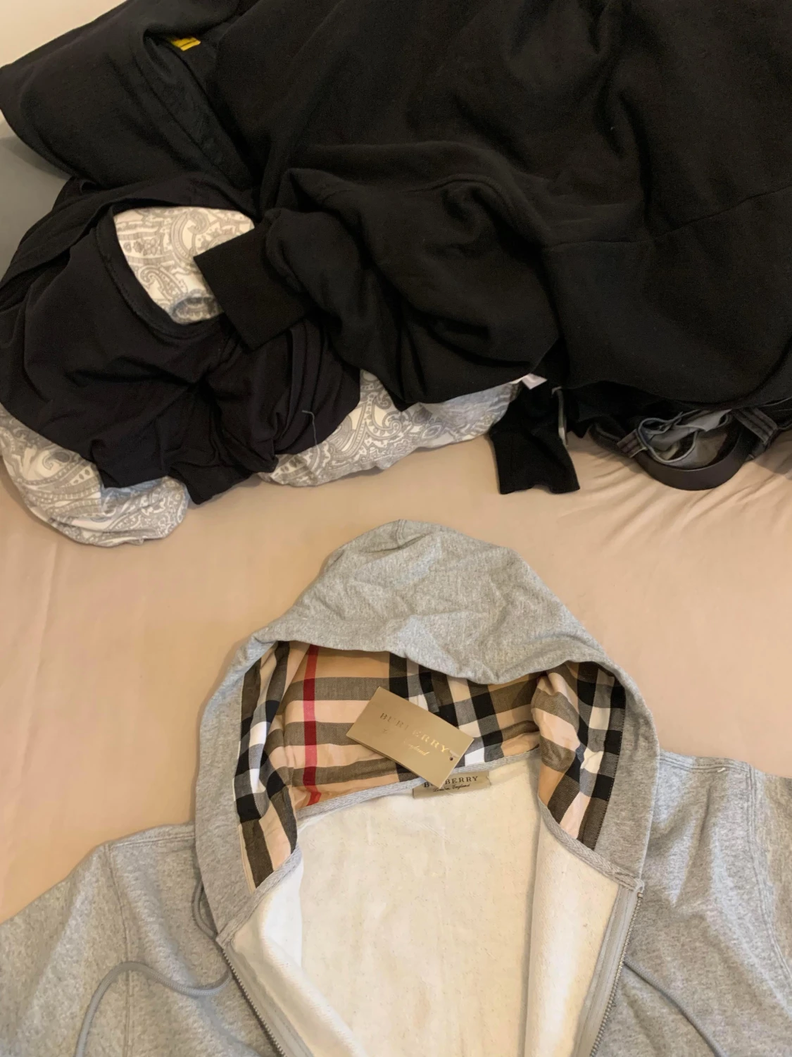 Burberry Hoodie - 90