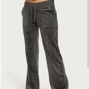 Juicy byxor  - Säljer nu mina fina juicy byxor då dom inte kommer till användning. Superfint skick, är som nya. Skriv för egna bilder. Tar emot prisförslag💗