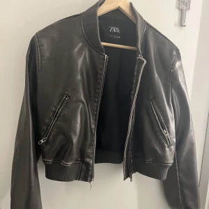 Skinnjacka  - Normal i storleken 