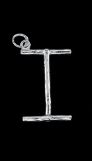 Maria Nilsdotter Halsband  - Säljer detta Maria Nilsdotter halsband med bokstaven ”I”❤️