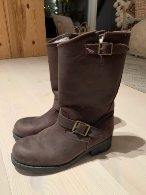 Johnny Bulls varmfodrade - Skor från Johnny Bulls Varmfodrade Storlek 38 Fint använt skick 