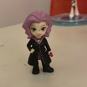 nymphadora tonks harry potter figur  - jätte söt små collectable item