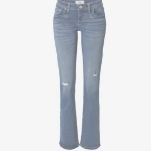 LTB valerie jeans - LTB jeans i modellen valerie och färgen SAFE-BLUE🤍 W: 29 L:36