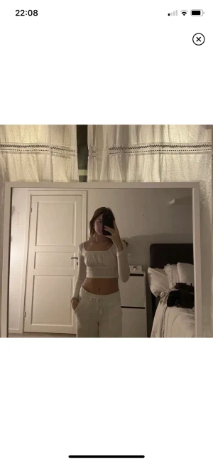 Topp - Superfin topp från SHEIN ! Använd fåtal gånger men är i fint skick! Perfekt fest topp Eller vardags topp! Funkar att klä upp och ner 🤩