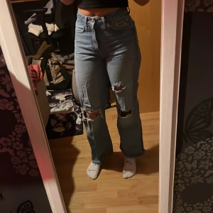 Jeans  - Jeans från lager 157. Säljer dessa jeans då jag knappt kommer i dom längre :/ helt okej skick ☺️ 
