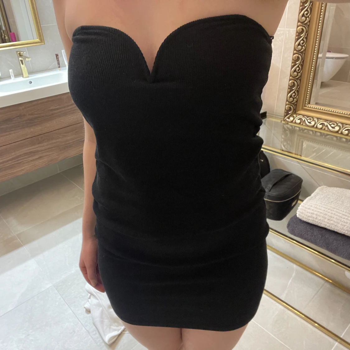 H&m svart miniklänning  - 91