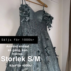 Festklänning  - Kan skicka fler bilder.