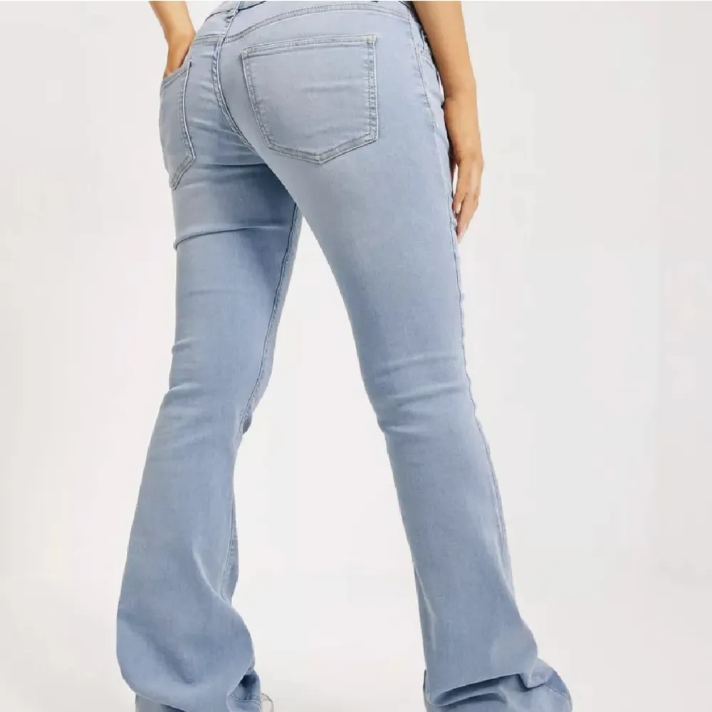Söker dessa jeans, i strl 34 eller 36. Är villig att betala runt 350-400 kr! . Jeans & Byxor.