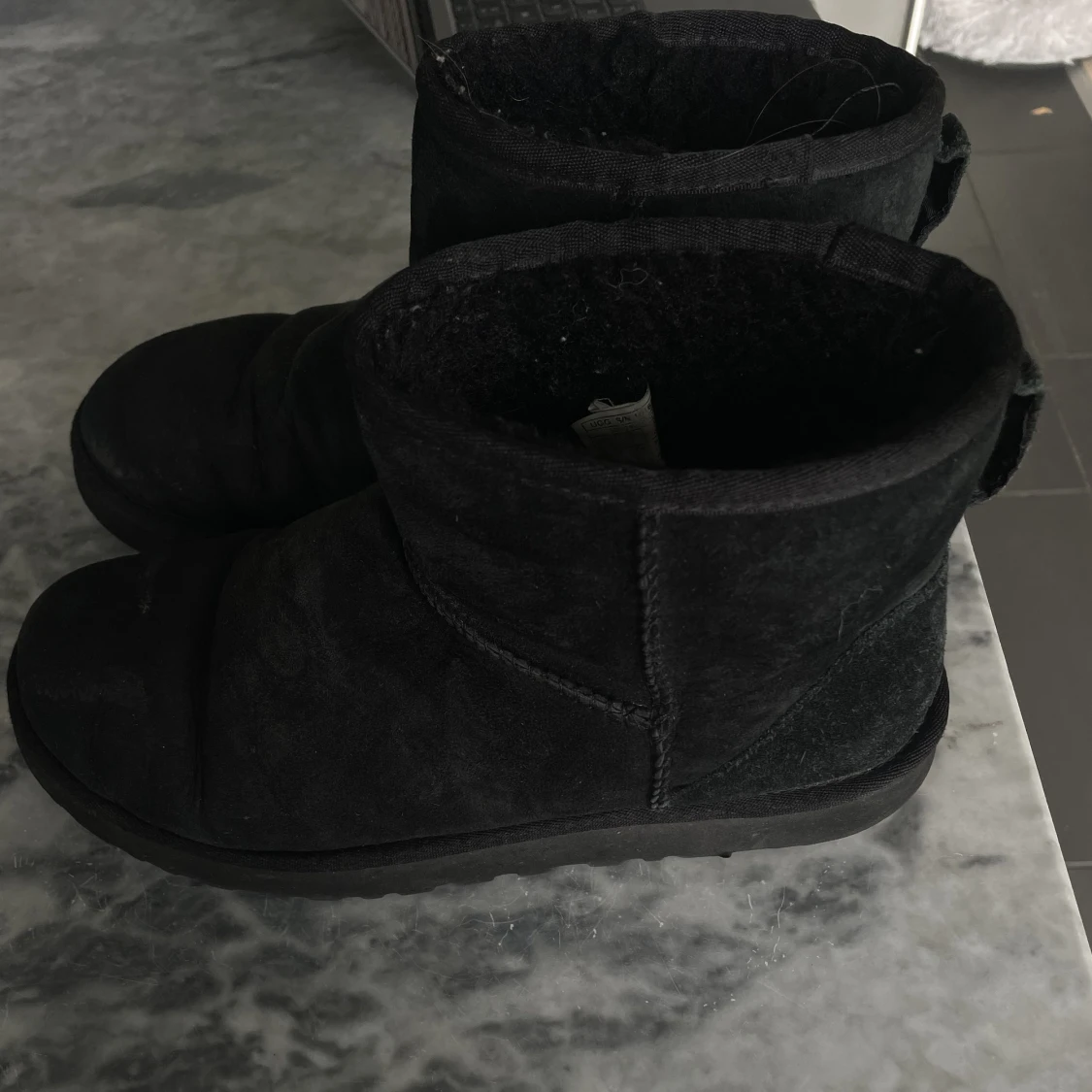 Svarta uggs