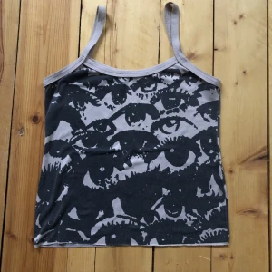 Ögon Top - Jätte snygg ögon top💗säljer pga inte riktigt min stil längre💘