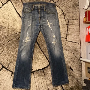 Levis 527 - Säljer dessa levi’s 527 som har en lite bottcut/flared passform. Skick 7/10. Skriv järna vid minsta lilla fundering!