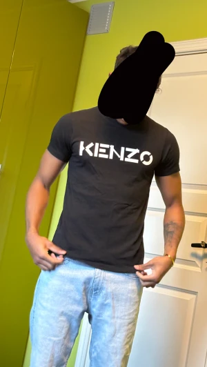 Kenzo t-shirt - Kenzo t-shirt i nyskick storlek xs