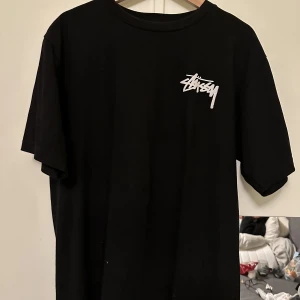 Stüssy t shirt - Säljer äkta Stüssy t-shirt i storlek M