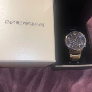 Emporio Armani klocka  - Nytt pris 3600