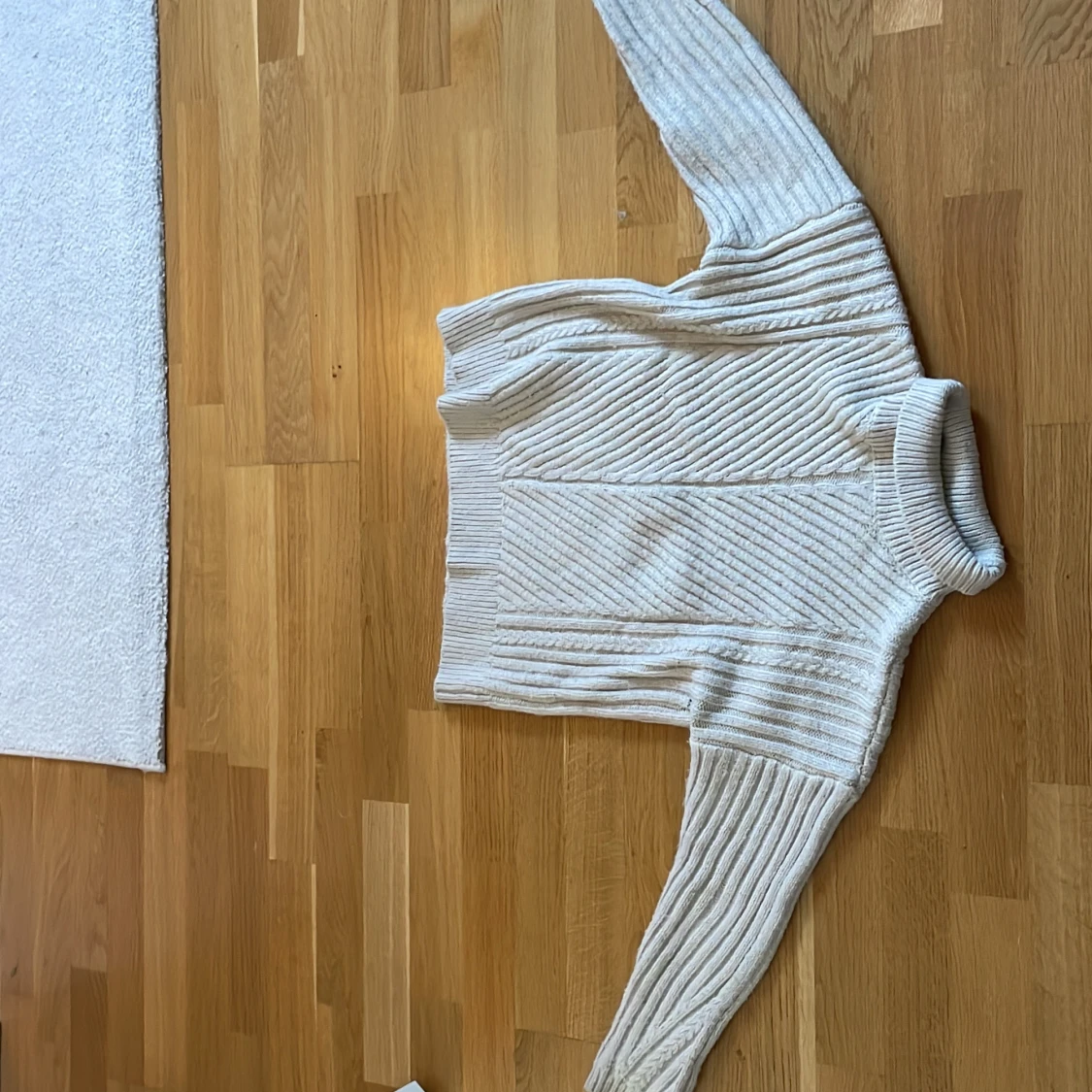 Beige turtle neck tröja - 90