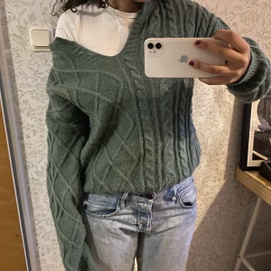 stickad kofta  - mjuk stickad tröja köpt secondhand