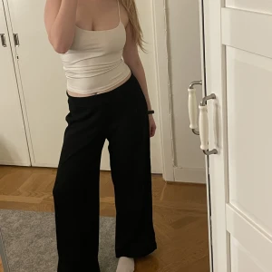 Low wide Sweatpants  - Lågmidjade och vida mjukisbyxor!