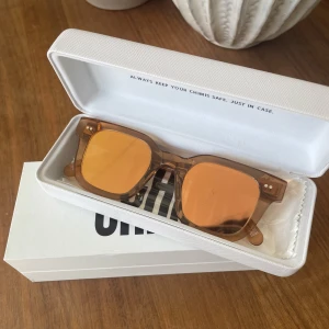 Chimi 004 - Säljer mina näst intill oanvända chimi glasögon💕 som är i en så fin färg perfekt till sommaren😍